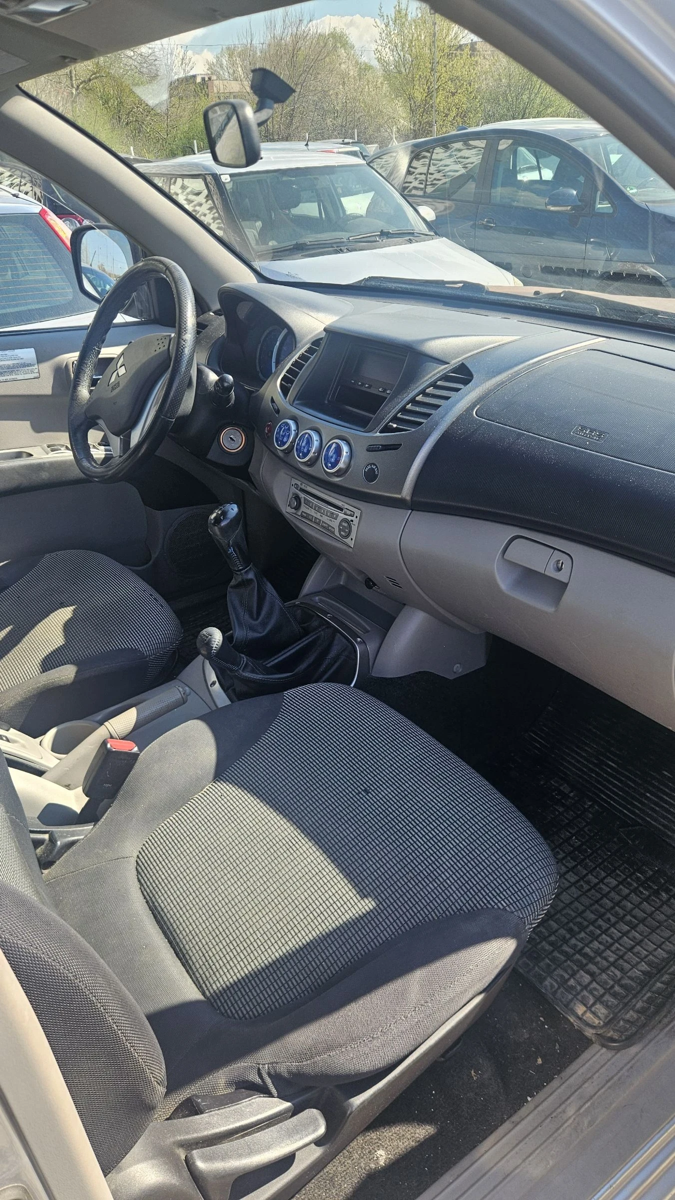 Mitsubishi L200 2.5tddi.136ks.4x4.klimatronik, снимка 9 - Автомобили и джипове - 54171364