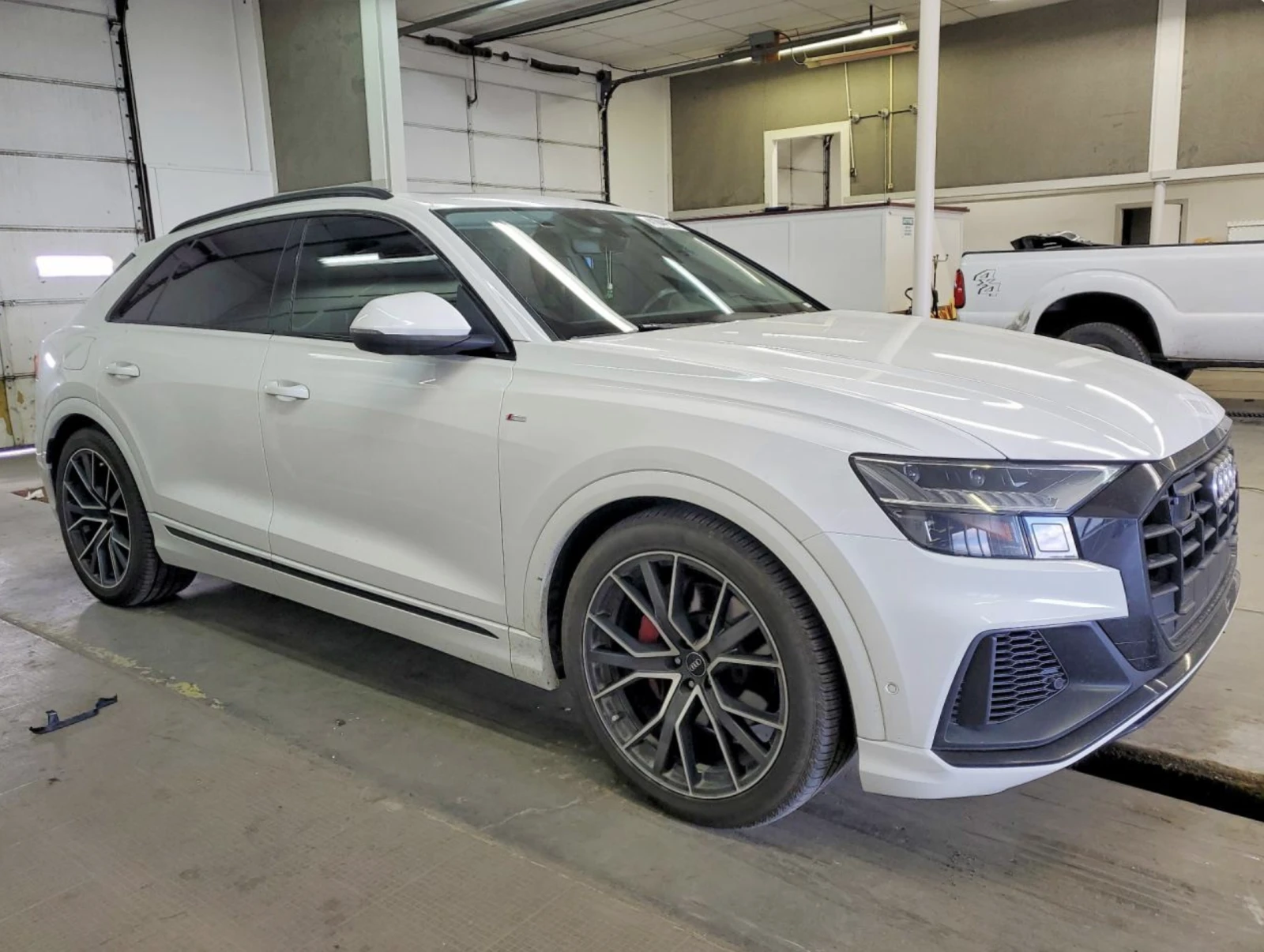 Audi Q8 АВТОКРЕДИТ, снимка 4 - Автомобили и джипове - 54356632