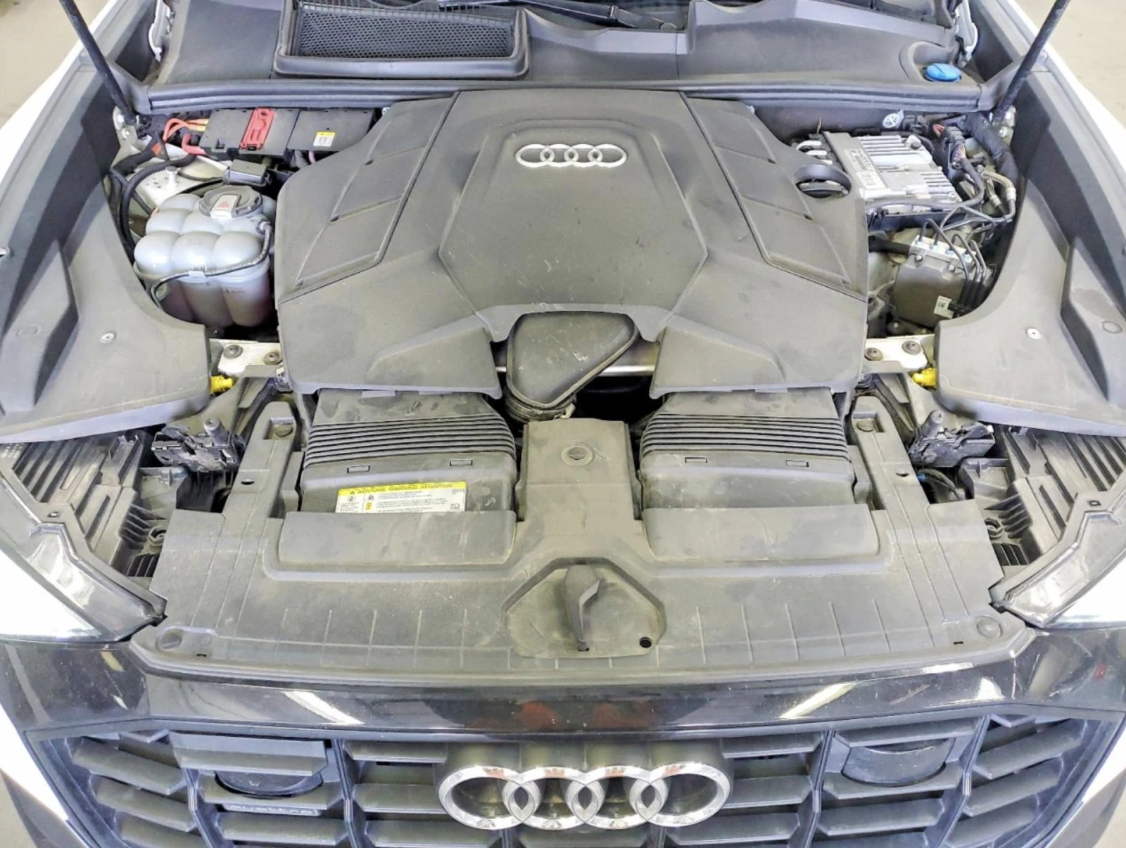 Audi Q8 АВТОКРЕДИТ, снимка 12 - Автомобили и джипове - 54356632