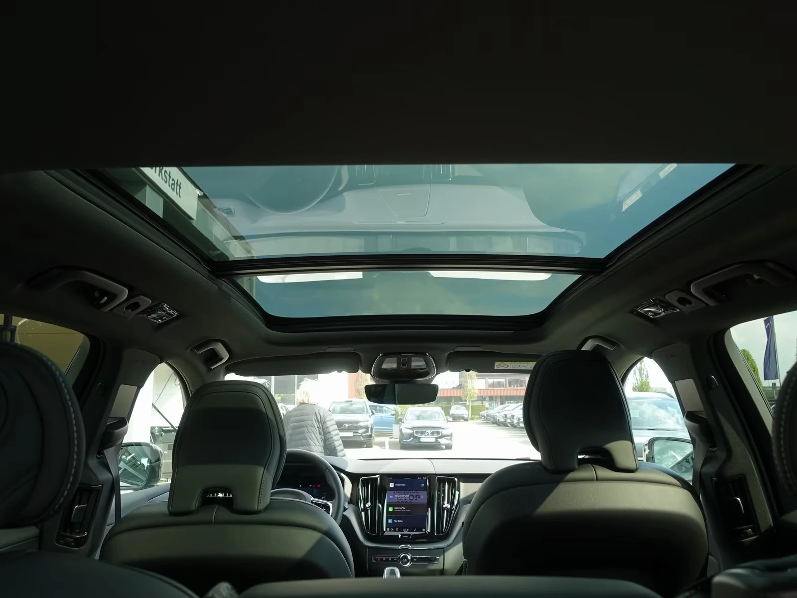 Volvo XC60 T8 AWD Plus Dark, снимка 15 - Автомобили и джипове - 54597107