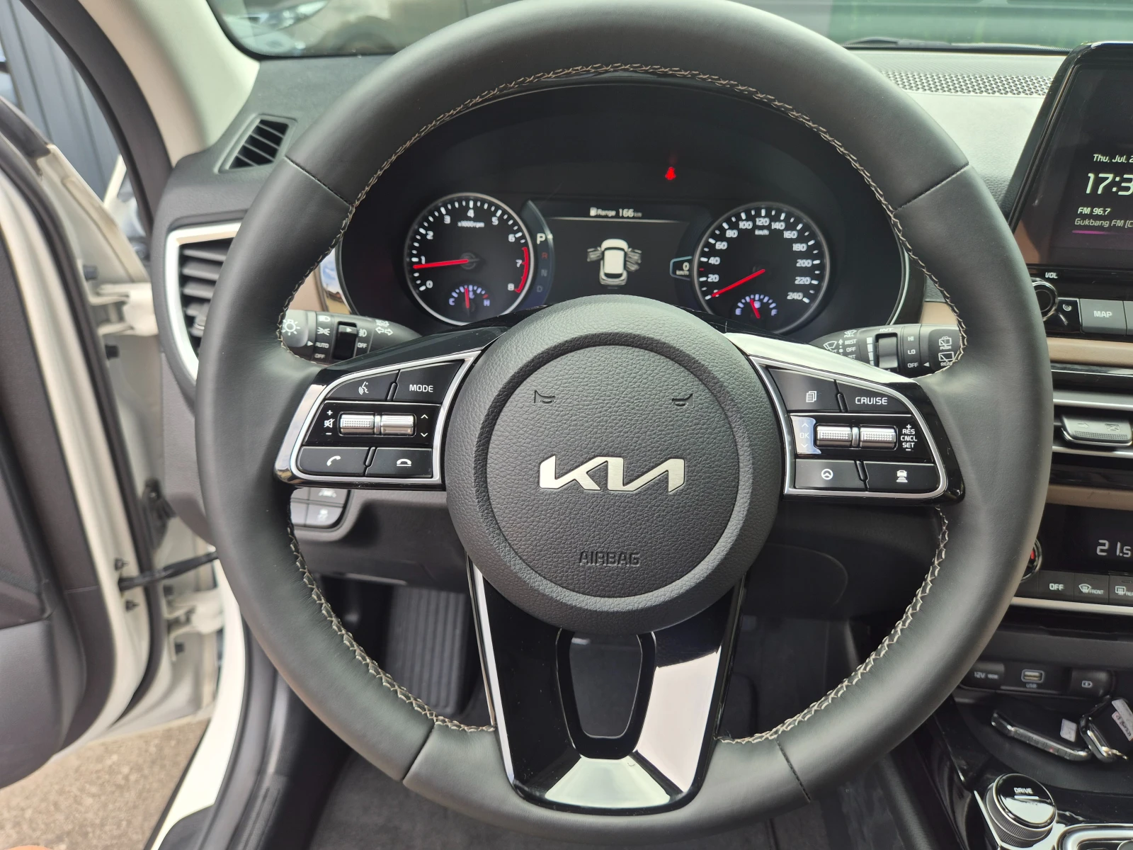 Kia Seltos 1.6 Turbo Signature - Наличен в БГ, снимка 9 - Автомобили и джипове - 55136300