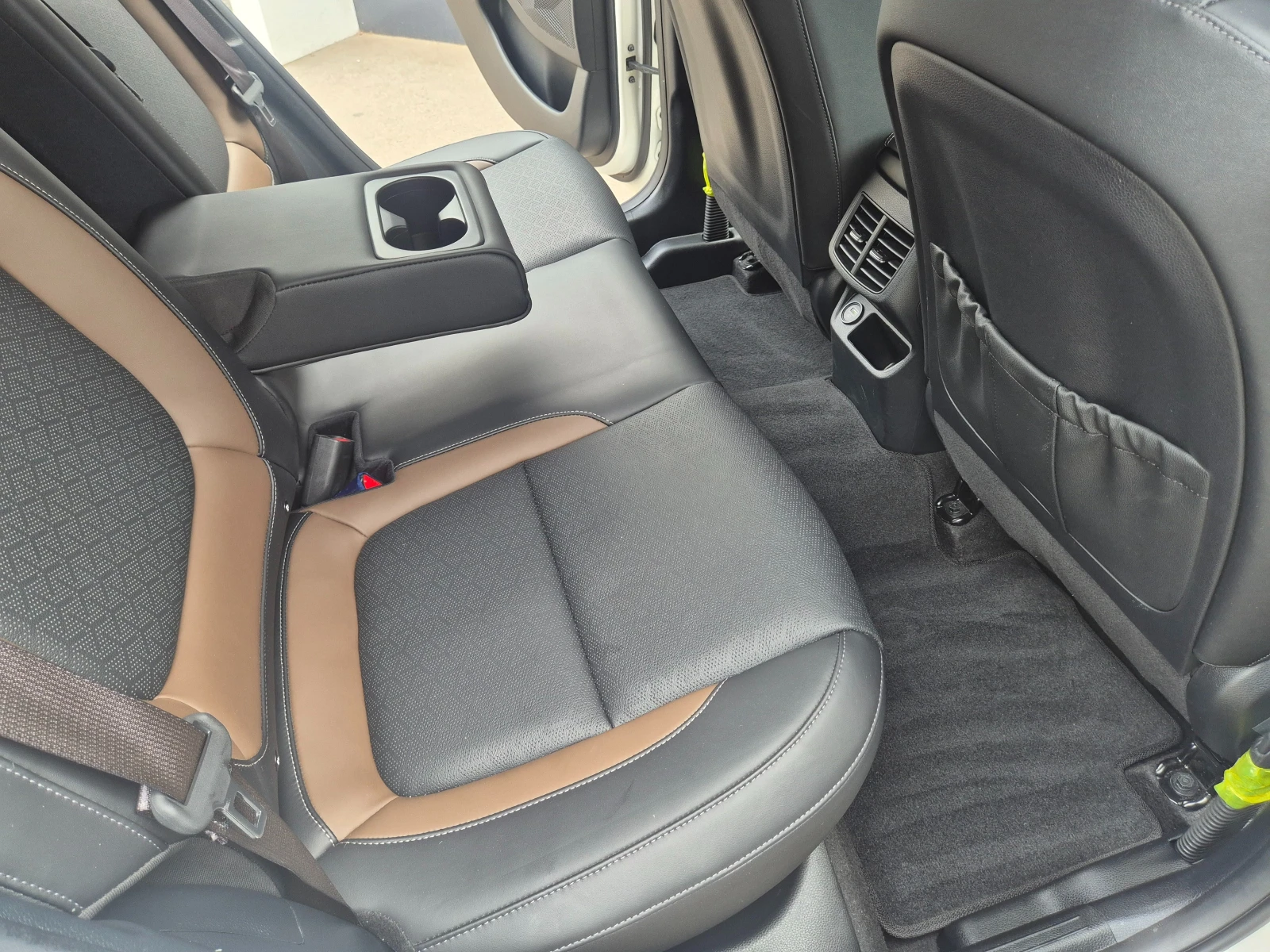 Kia Seltos 1.6 Turbo Signature - Наличен в БГ, снимка 8 - Автомобили и джипове - 55136300