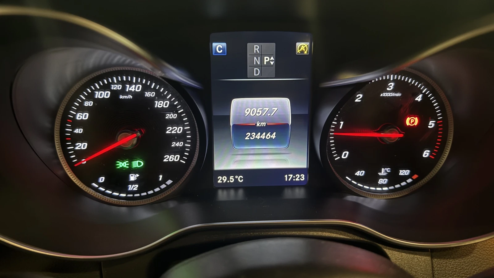 Mercedes-Benz GLC 250, снимка 14 - Автомобили и джипове - 55622630