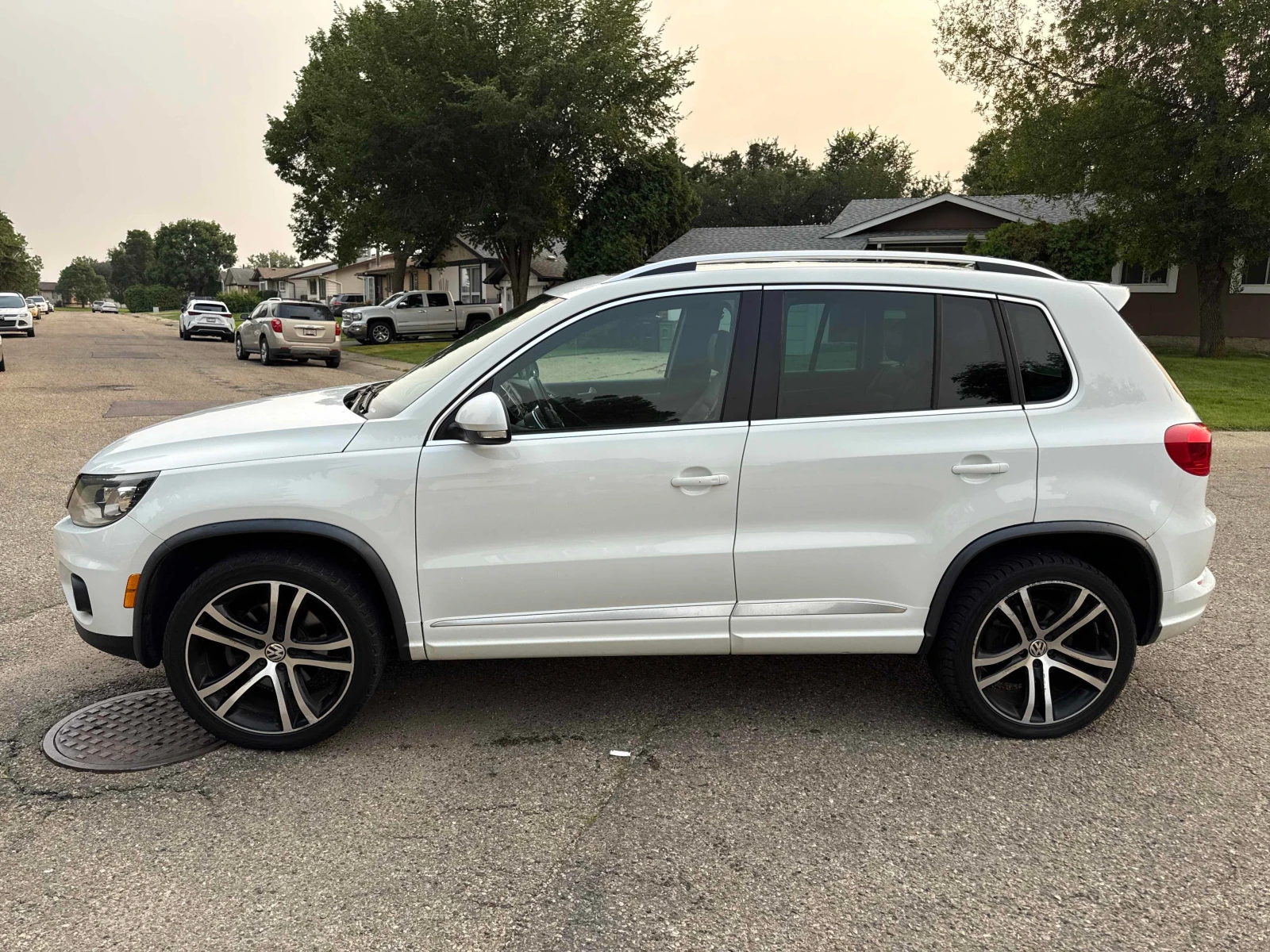 VW Tiguan * Highline * CARFAX * БЕЗ ПЪРВОНАЧАЛНА ВНОСКА, снимка 2 - Автомобили и джипове - 55884440