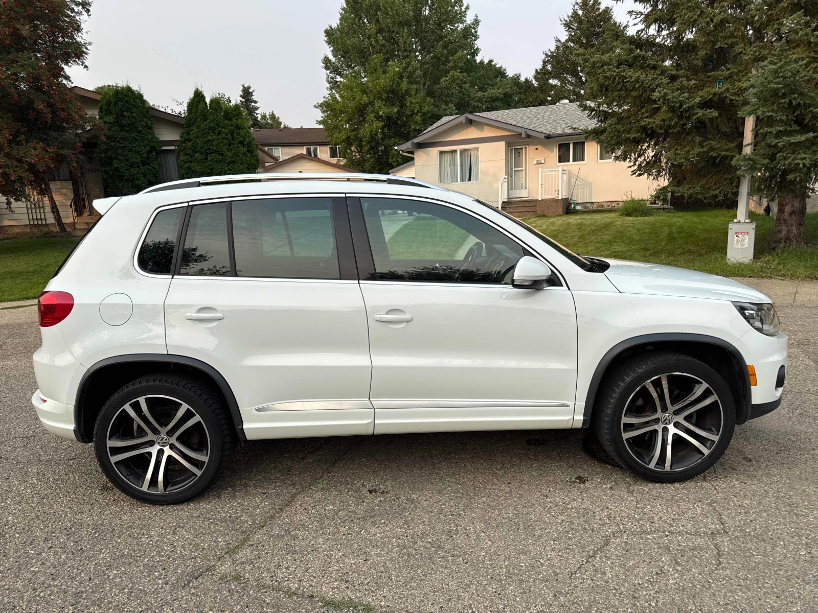 VW Tiguan * Highline * CARFAX * БЕЗ ПЪРВОНАЧАЛНА ВНОСКА, снимка 3 - Автомобили и джипове - 55884440