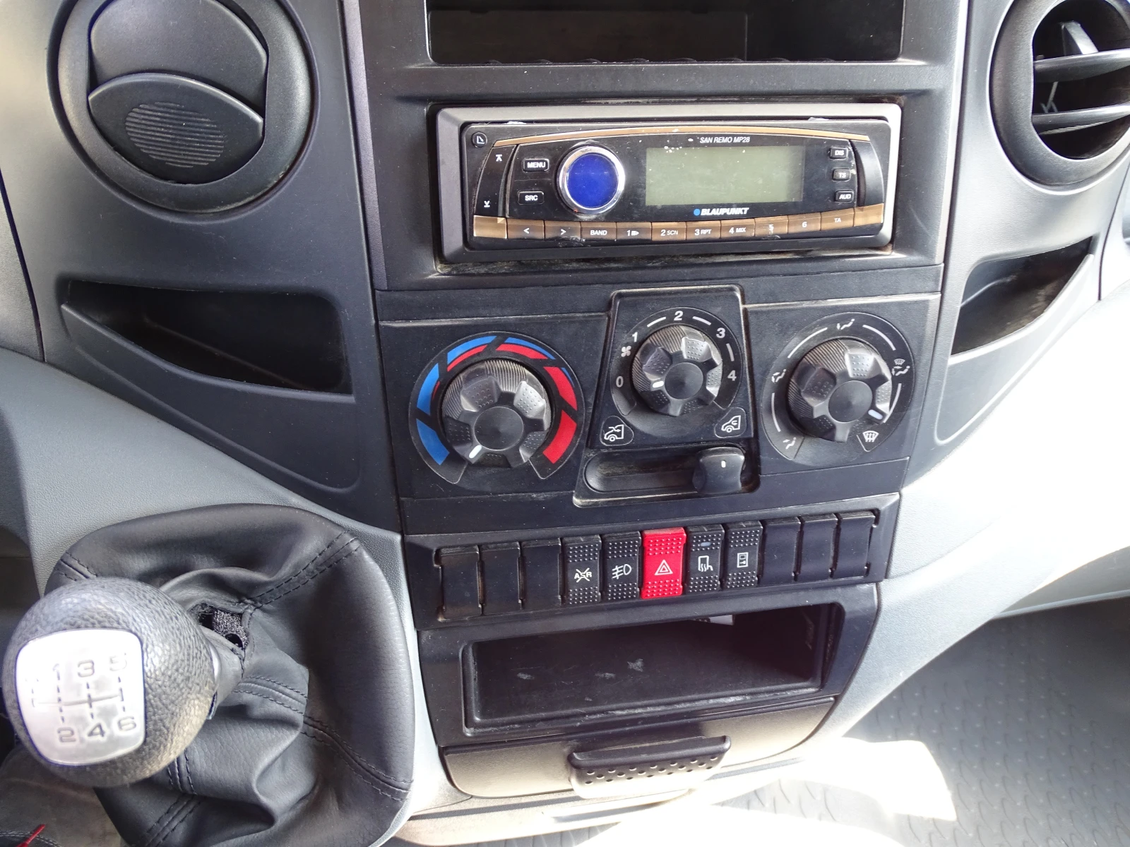 Iveco 35c15   КАТ. * Б* 7-места, снимка 11 - Бусове и автобуси - 53381433