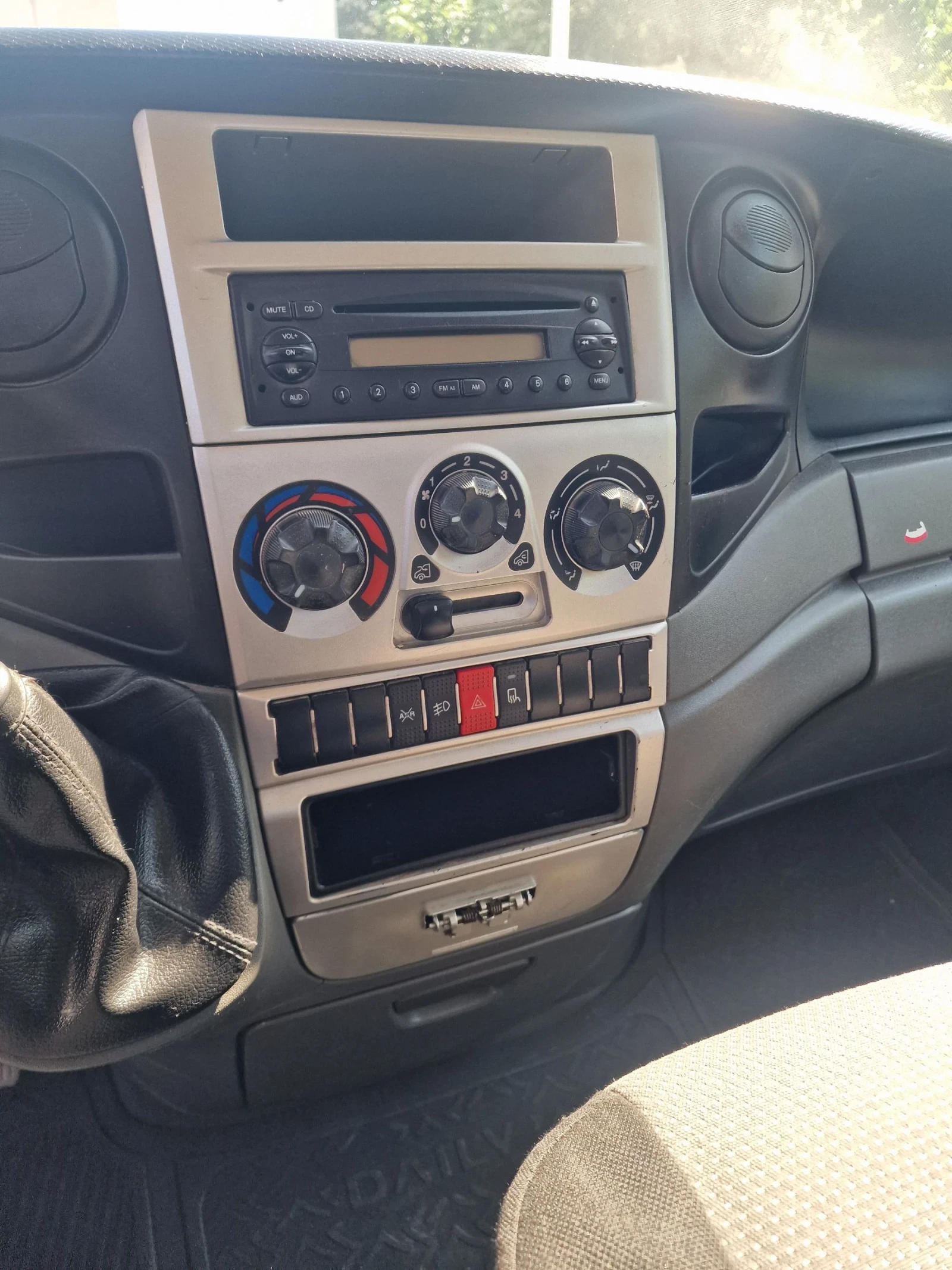Iveco 35c15 3.0HPI швейцарски 4.20м, снимка 16 - Бусове и автобуси - 54777879