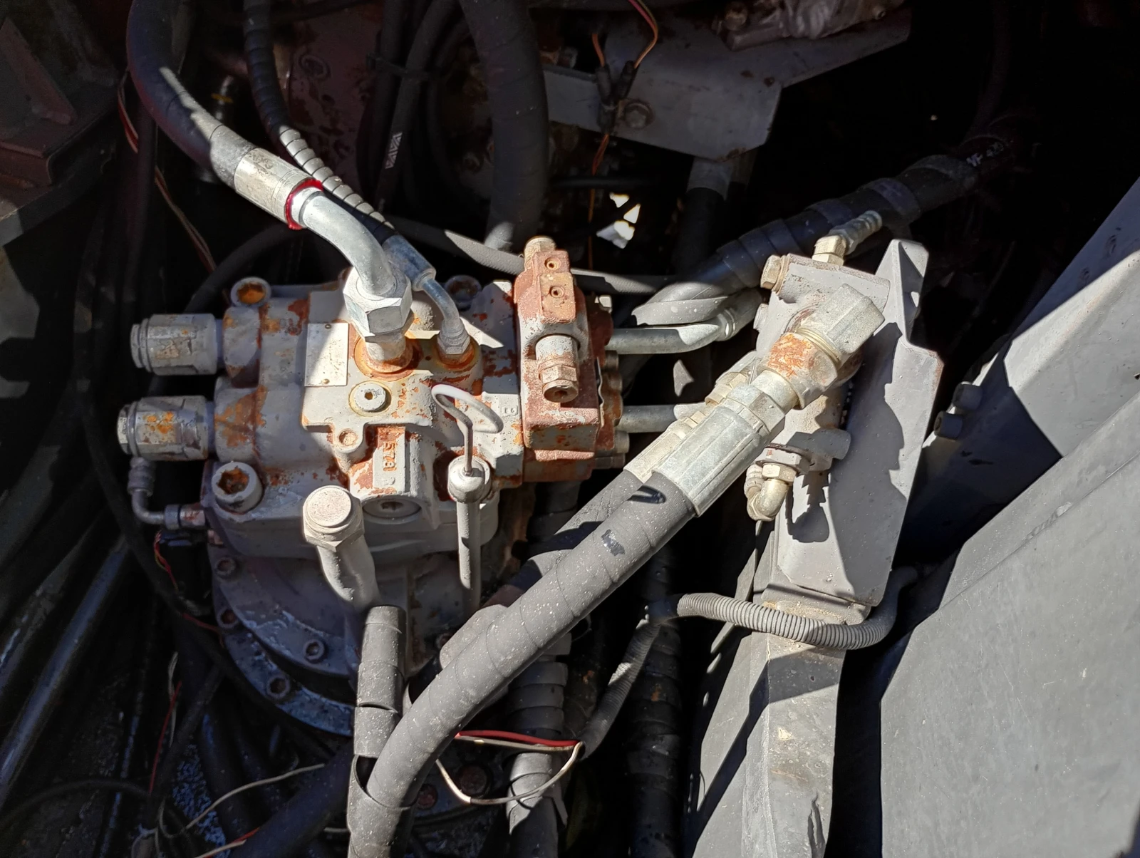  Hitachi ZX240N-3 | Mobile.bg   12