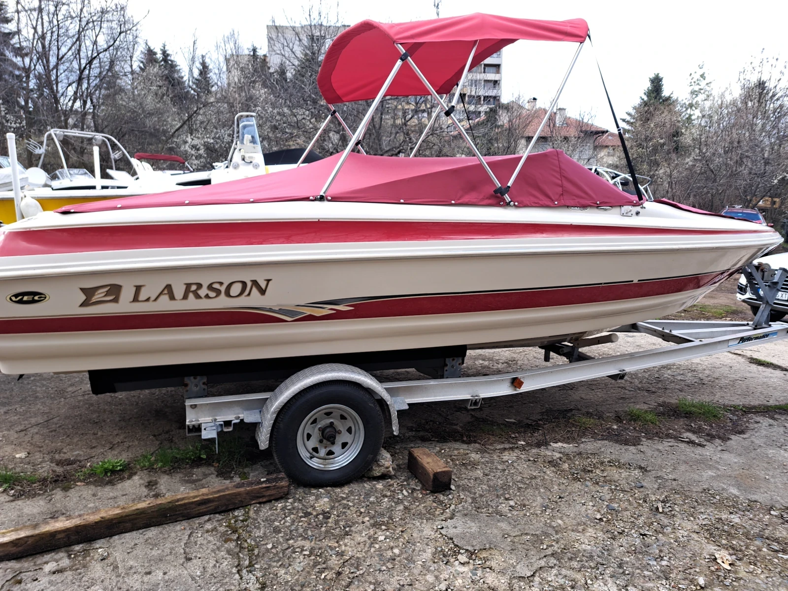   Larson 210 LXI  67   | Mobile.bg   15