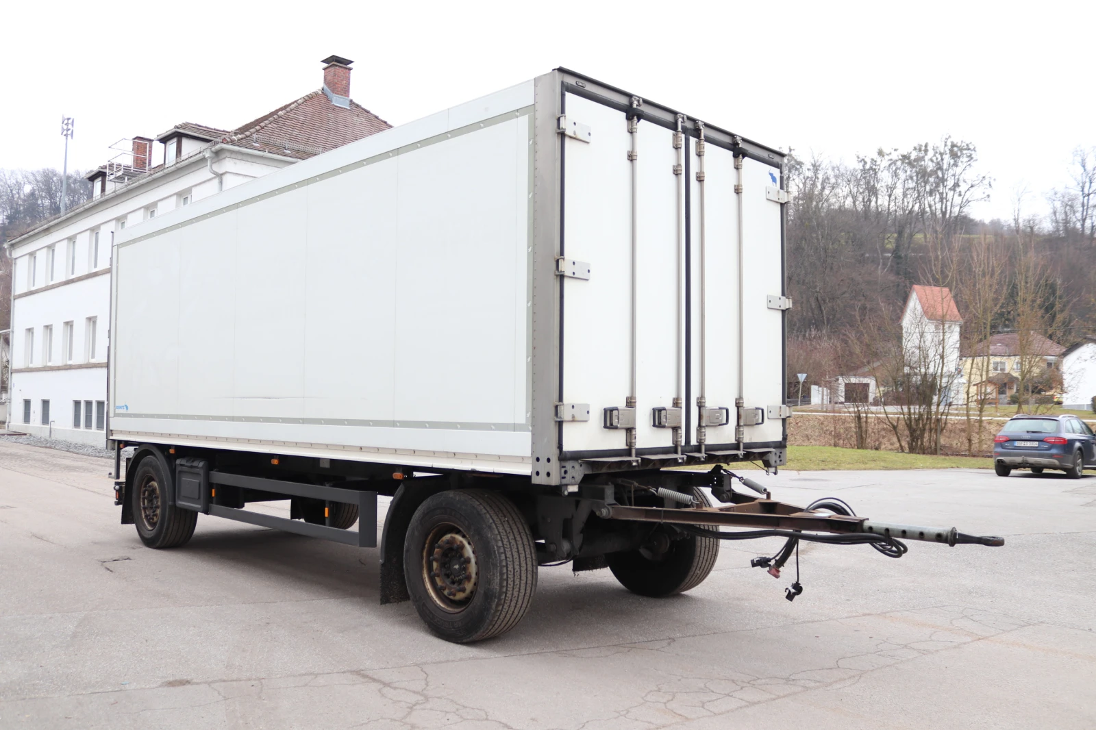   Ako 18 | Mobile.bg   2