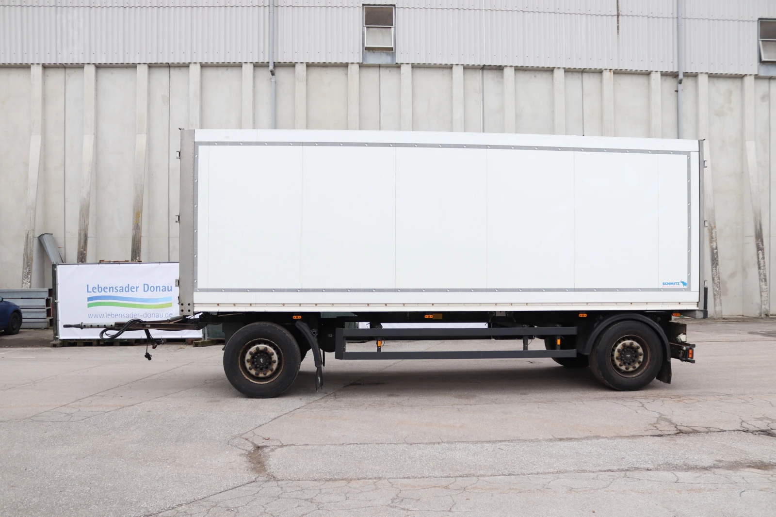   Ako 18 | Mobile.bg   5