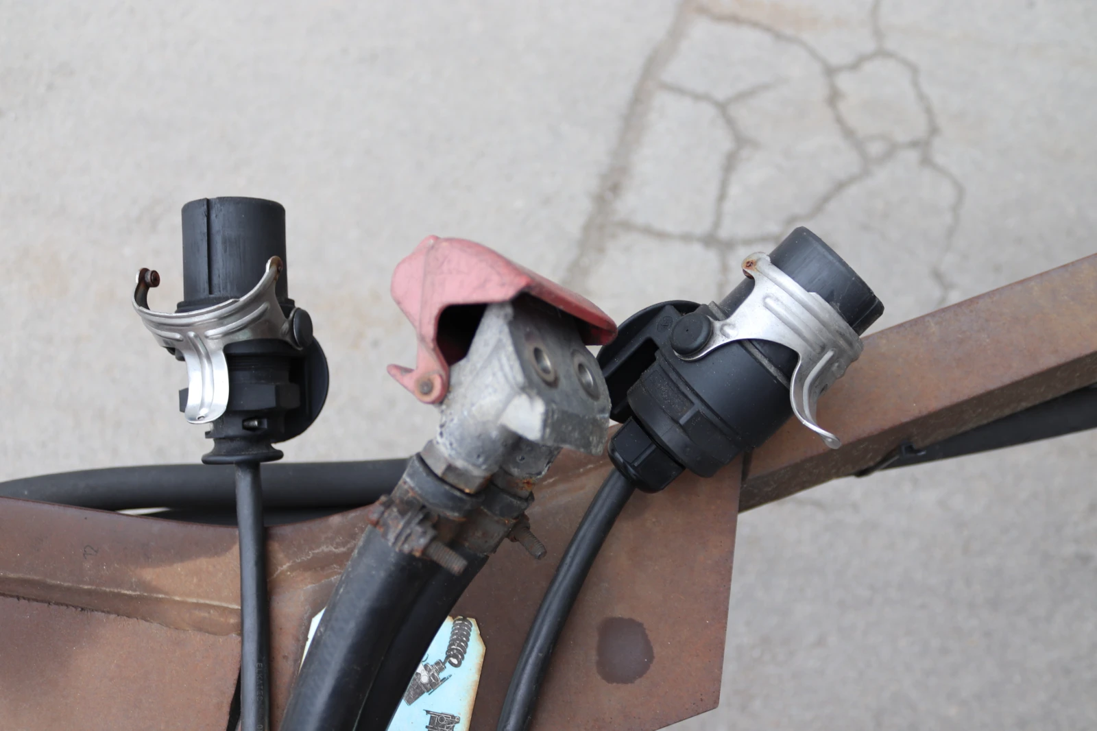   Ako 18 | Mobile.bg   11