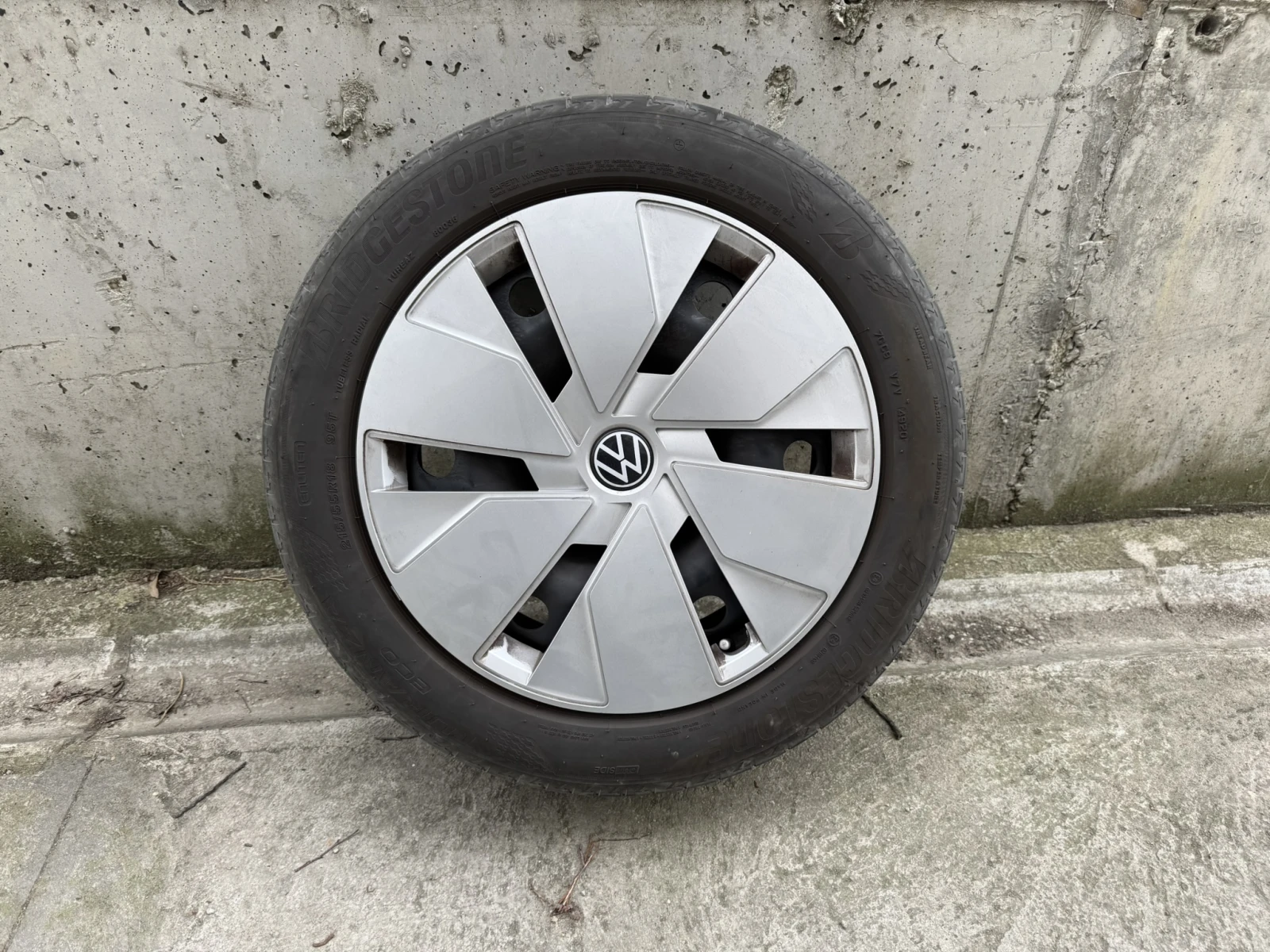    215/55R18  VW ID.3 | Mobile.bg   1