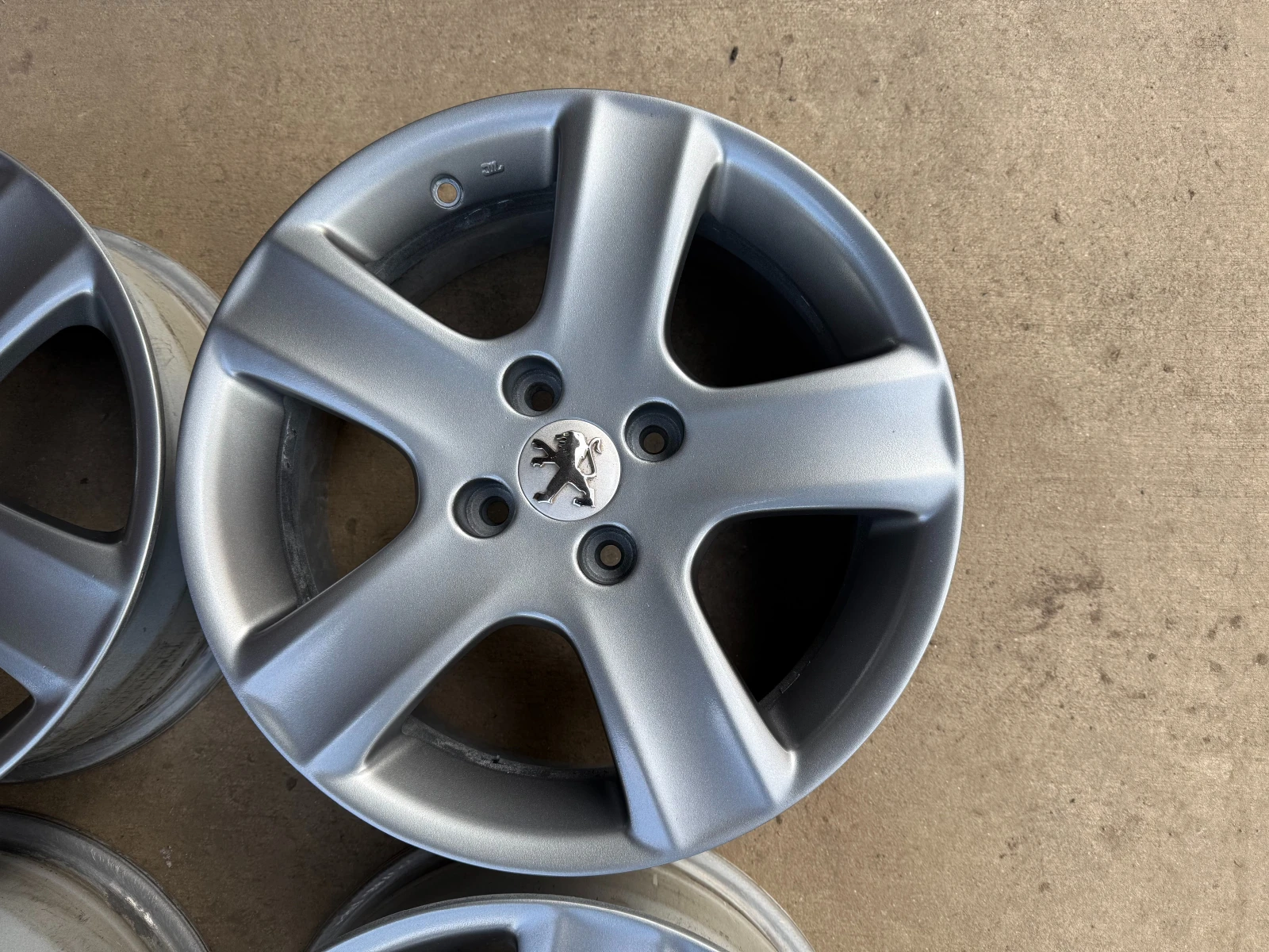 ������ | Mobile.bg � ����������� 4