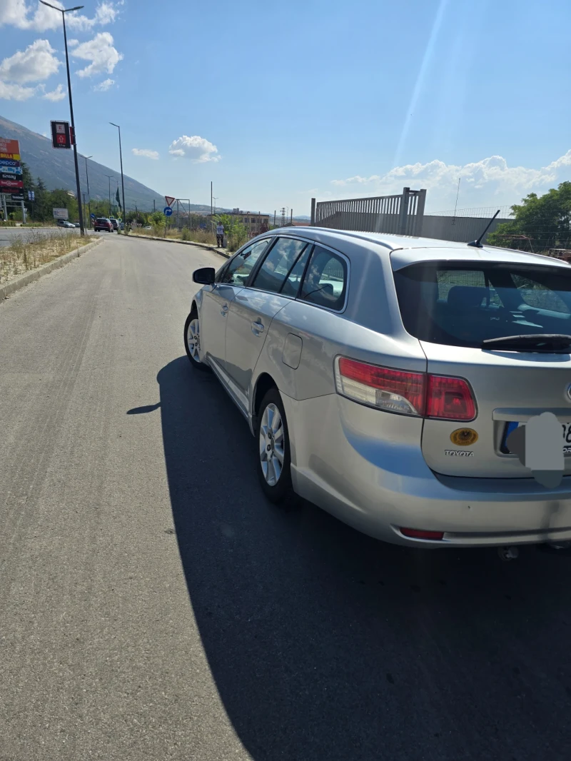 Toyota Avensis 2.0 126, снимка 4 - Автомобили и джипове - 48584421