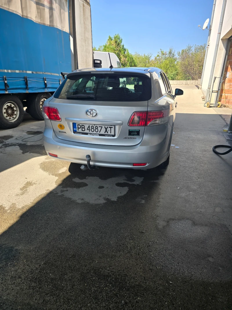 Toyota Avensis 2.0 126, снимка 3 - Автомобили и джипове - 47009026