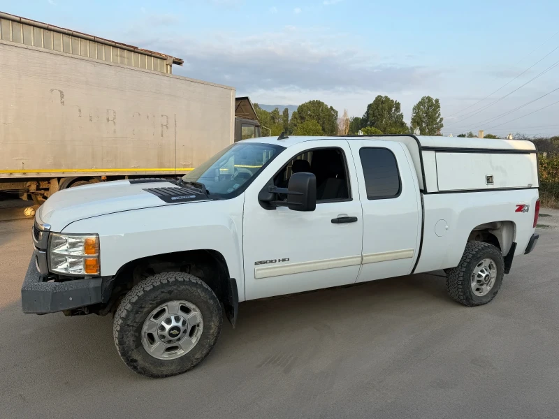 Chevrolet Silverado 2500HD, снимка 2 - Автомобили и джипове - 52556363