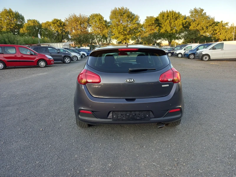 Kia Ceed 1.6CRDI, снимка 5 - Автомобили и джипове - 51535157