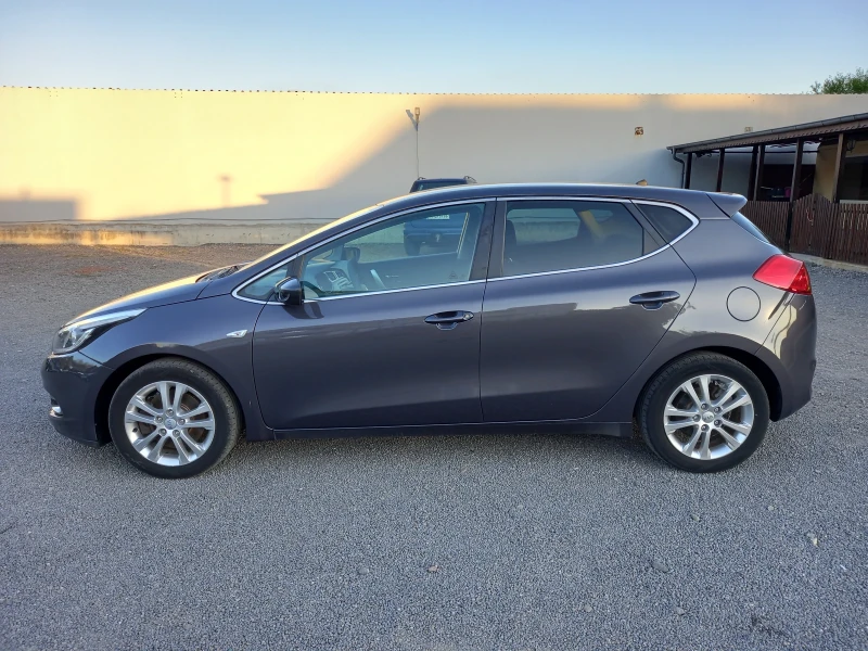 Kia Ceed 1.6CRDI, снимка 7 - Автомобили и джипове - 51535157