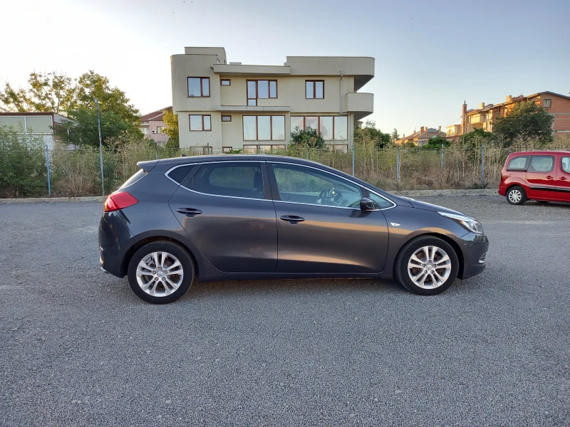 Kia Ceed 1.6CRDI, снимка 3 - Автомобили и джипове - 51535157