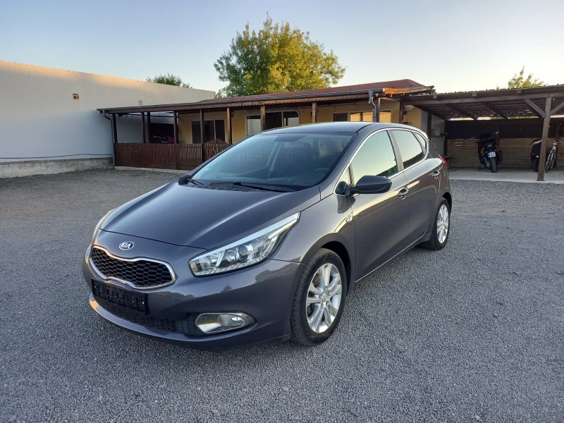 Kia Ceed 1.6CRDI, снимка 8 - Автомобили и джипове - 51535157
