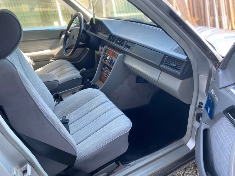 Mercedes-Benz E 250, снимка 5 - Автомобили и джипове - 52558663