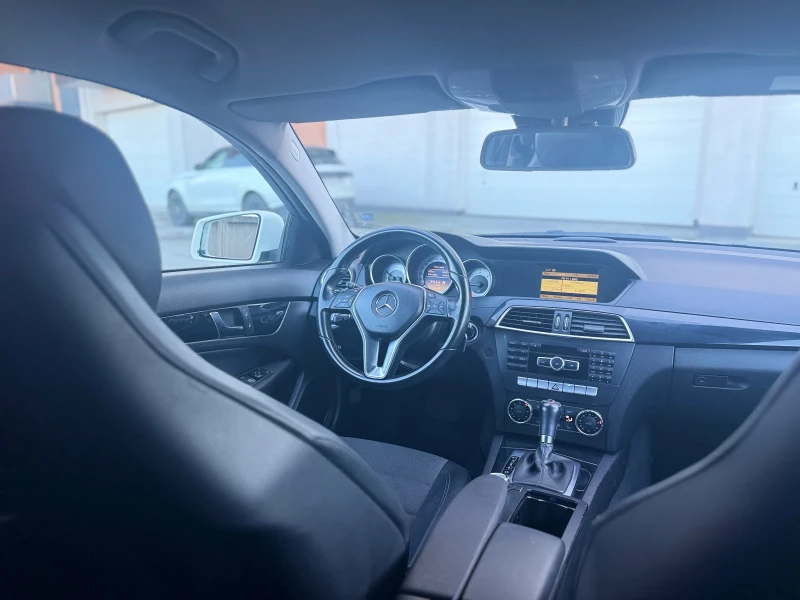 Mercedes-Benz C 220, снимка 12 - Автомобили и джипове - 52557474