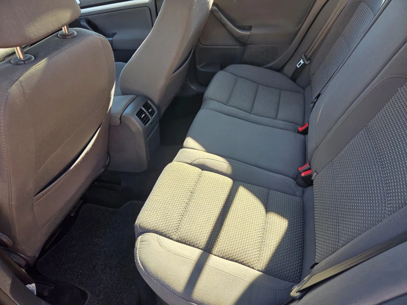 VW Golf 2.0 TDi 140ps PANORAMA, снимка 9 - Автомобили и джипове - 52233593