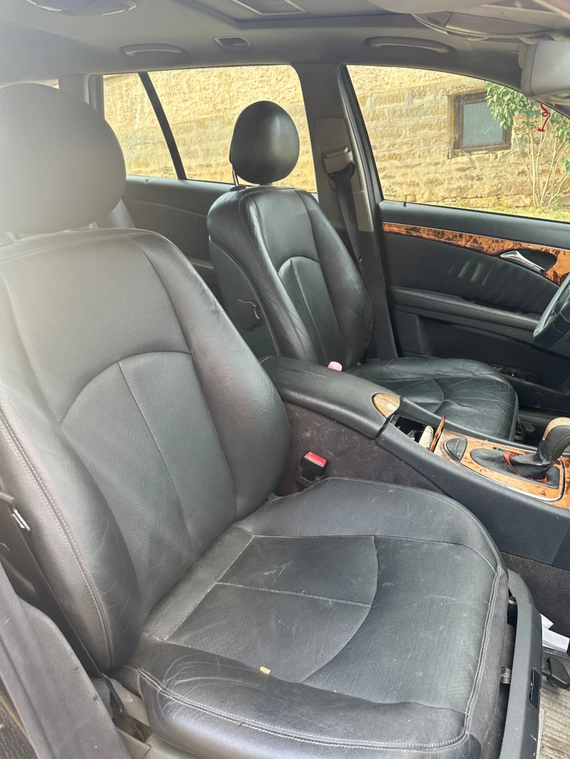 Mercedes-Benz E 270 177 к.с. Автоматик, снимка 12 - Автомобили и джипове - 53225957