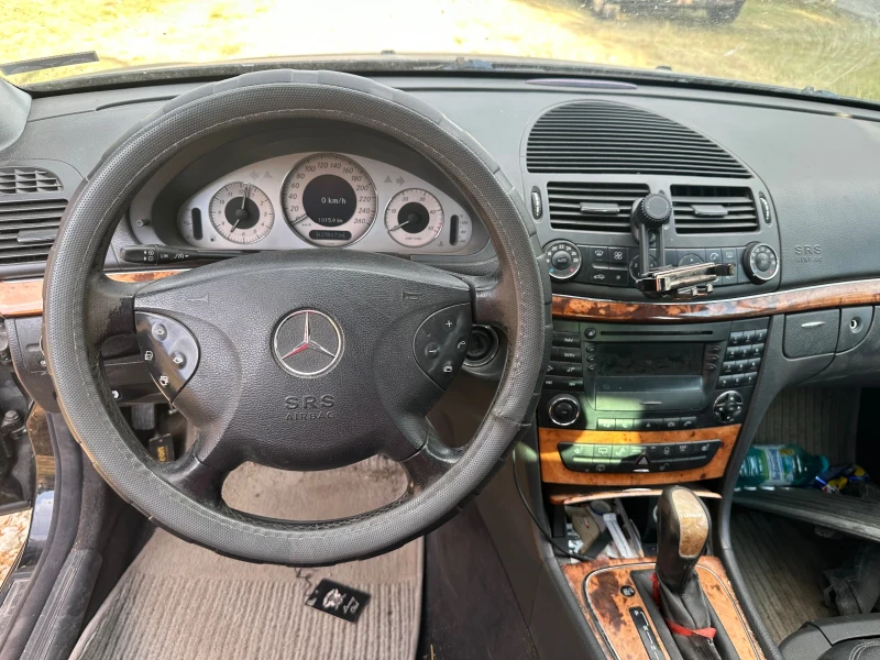 Mercedes-Benz E 270 177 к.с. Автоматик, снимка 10 - Автомобили и джипове - 53225957