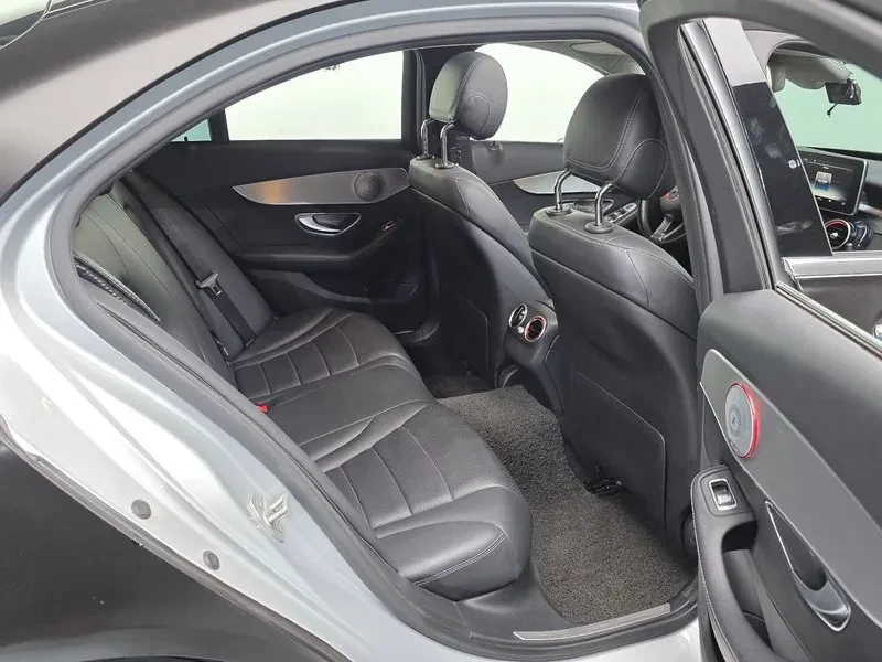 Mercedes-Benz C 220 D Avantgarde, снимка 12 - Автомобили и джипове - 55703550