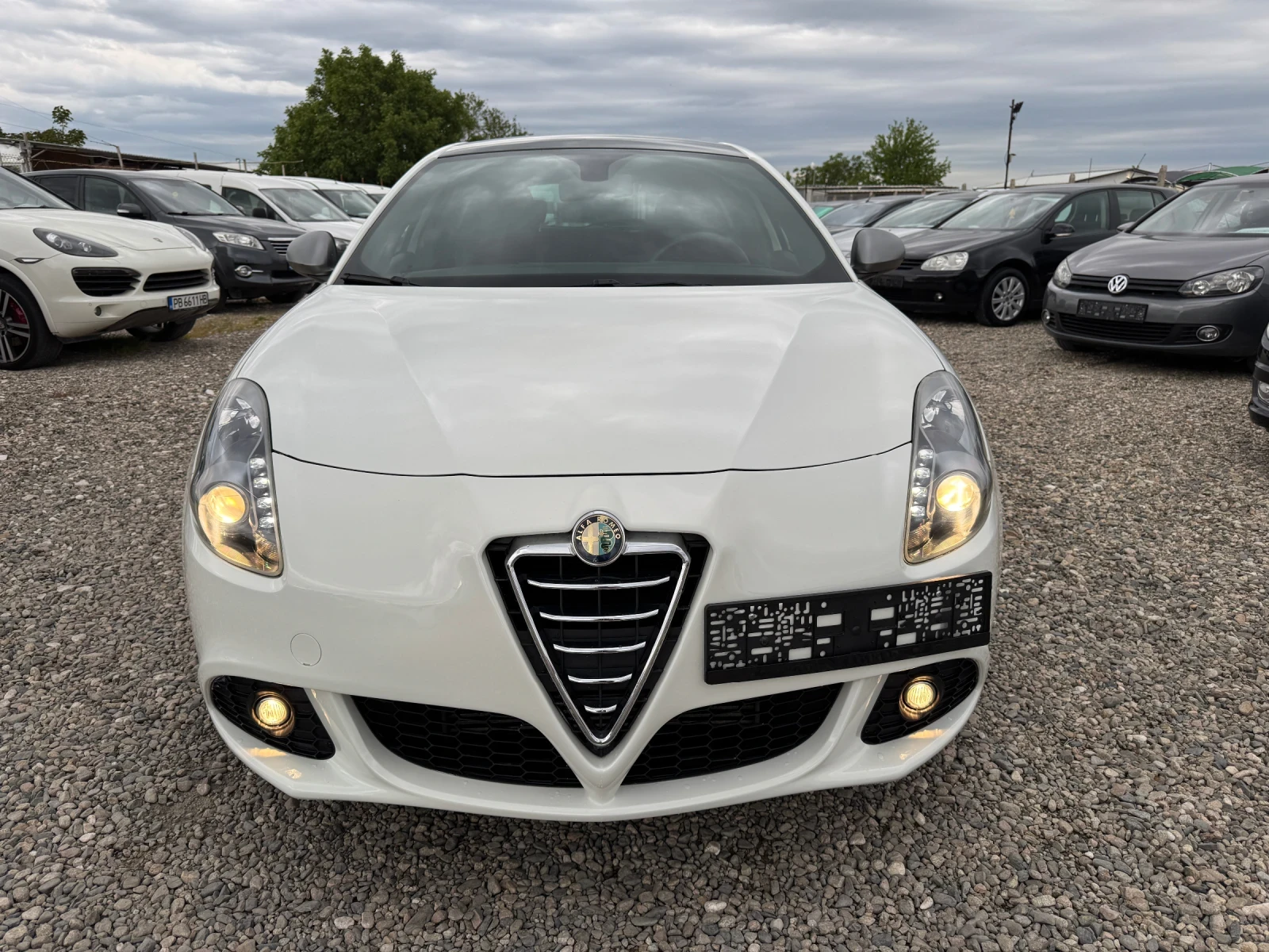 Alfa Romeo Giulietta  VELOCE 1.6 JTDm-2 - изображение 2