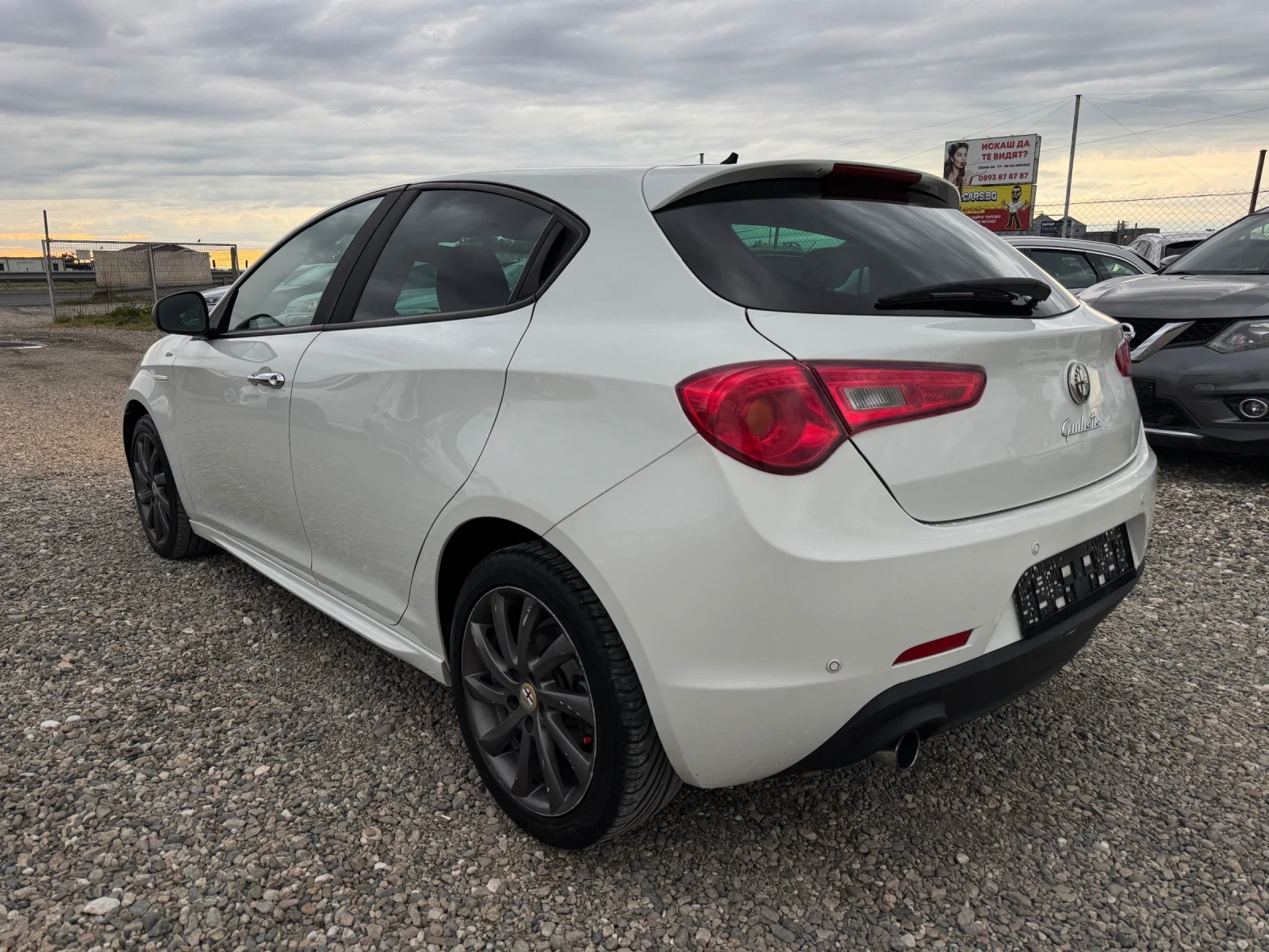 Alfa Romeo Giulietta  VELOCE 1.6 JTDm-2 - изображение 4