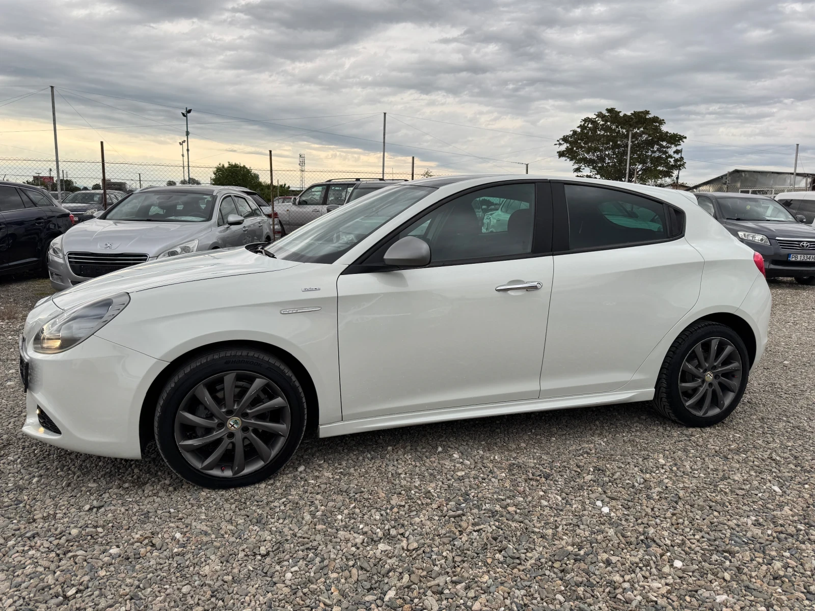 Alfa Romeo Giulietta  VELOCE 1.6 JTDm-2 - изображение 3
