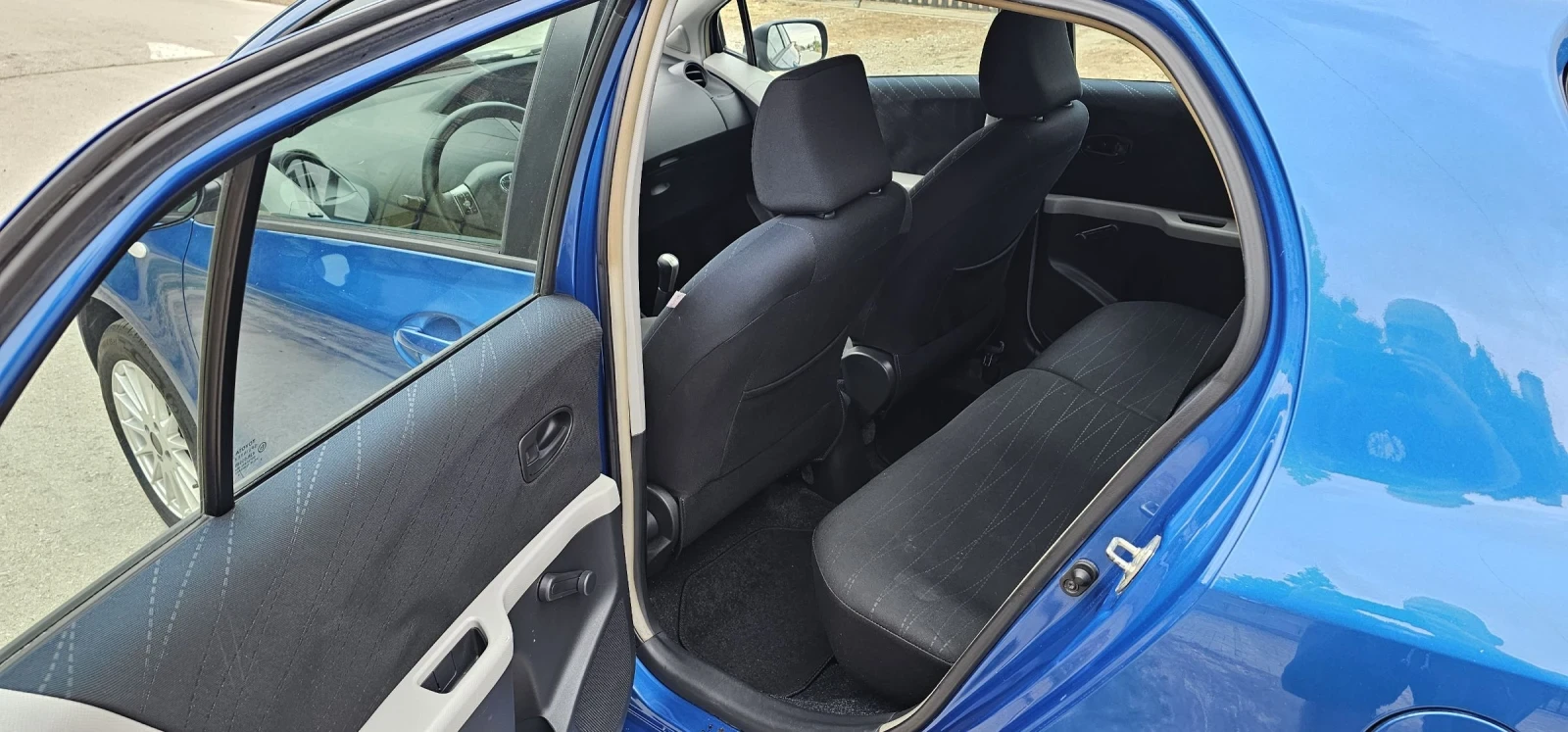 Toyota Yaris 1000 i - изображение 10