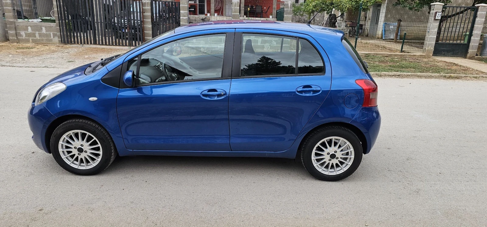 Toyota Yaris 1000 i - изображение 5