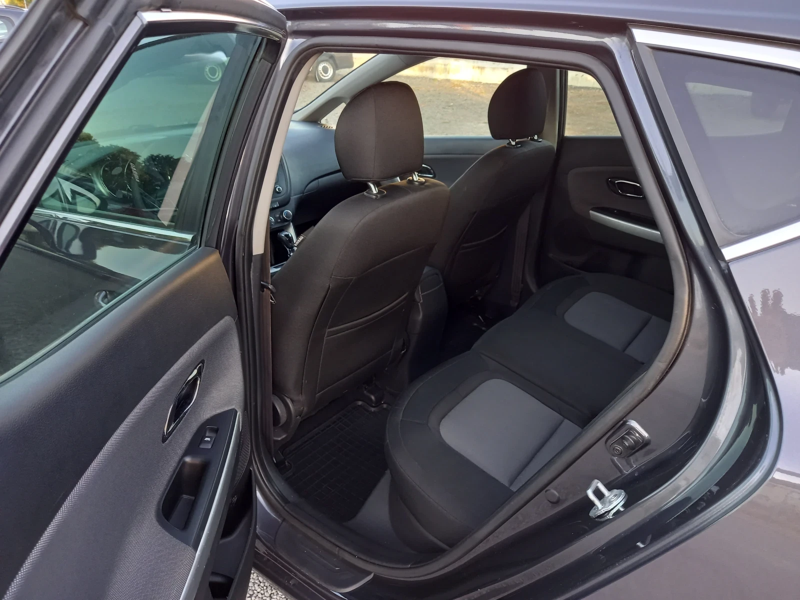 Kia Ceed 1.6CRDI | Mobile.bg — изображение 12