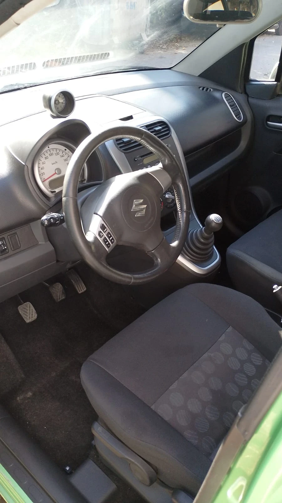 Suzuki Splash 1.0i 65 КС. - изображение 5