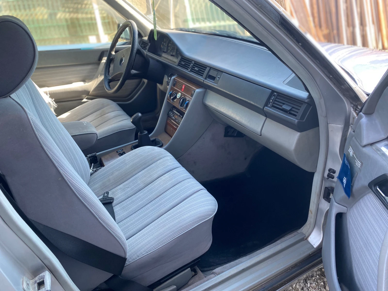 Mercedes-Benz E 250  - изображение 5