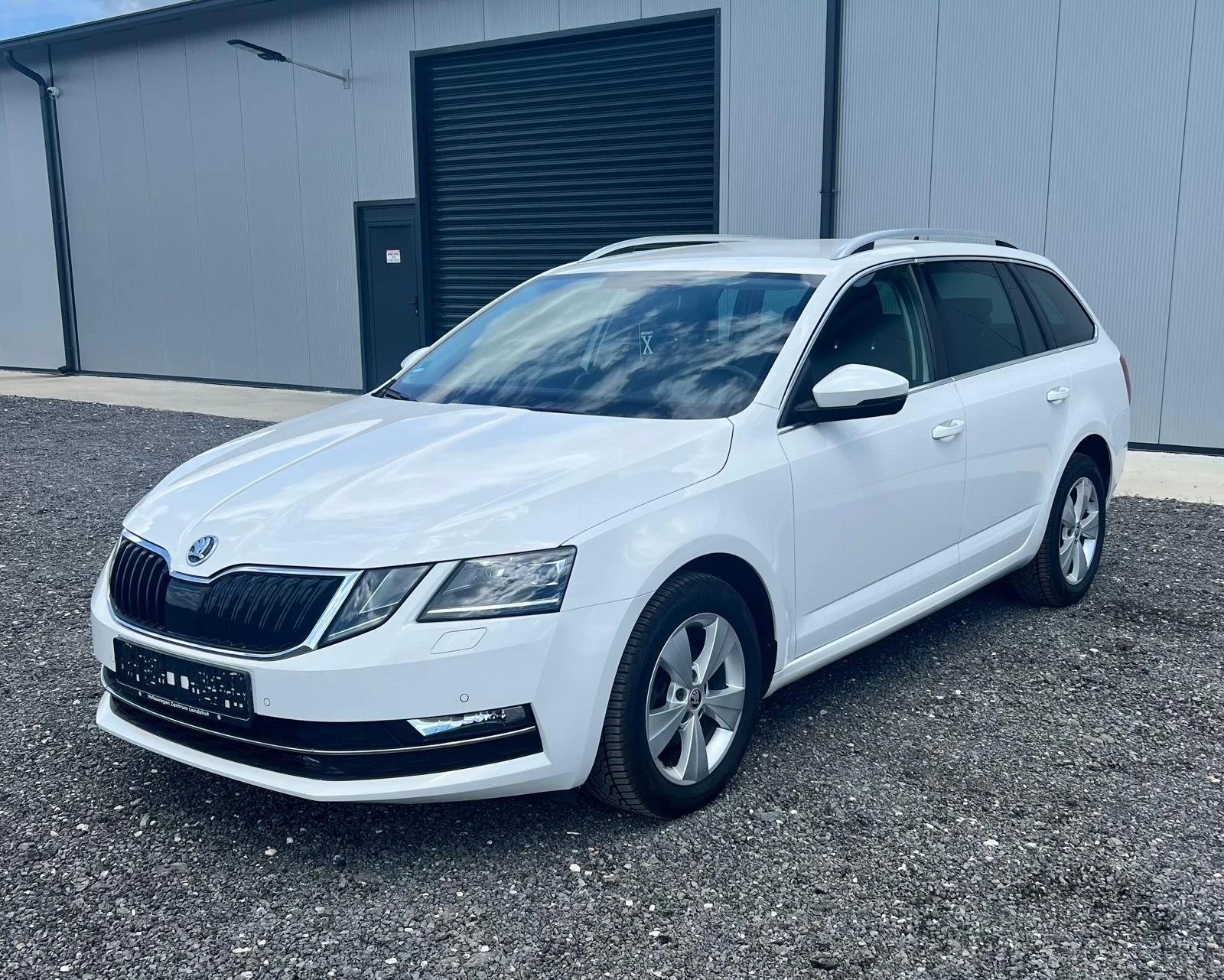 Skoda Octavia 1.6TDI DSG, снимка 2 - Автомобили и джипове - 53920109