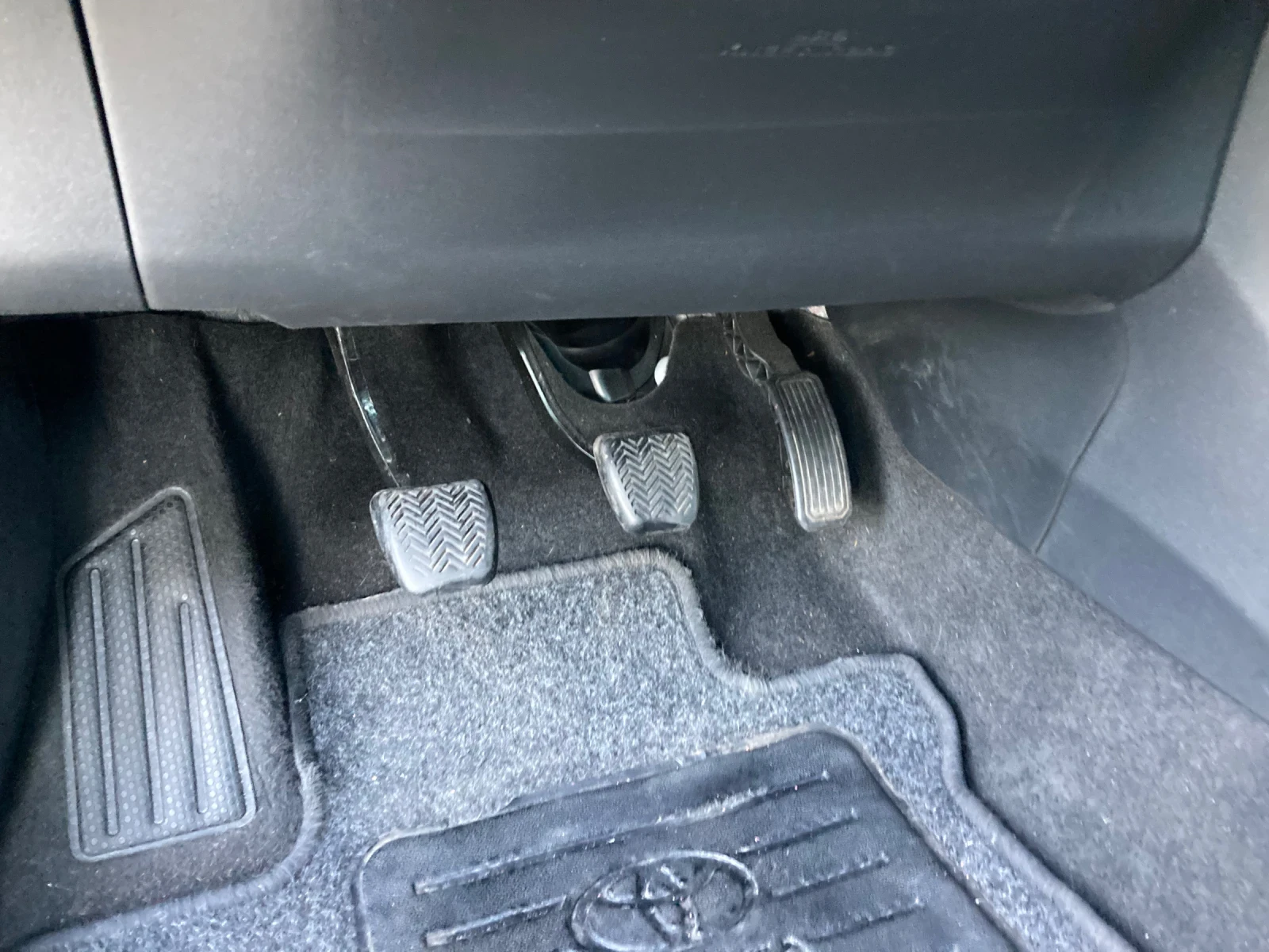 Toyota Auris 1.4 D4D 90ks 128000km Original Euro 5, снимка 10 - Автомобили и джипове - 54235275