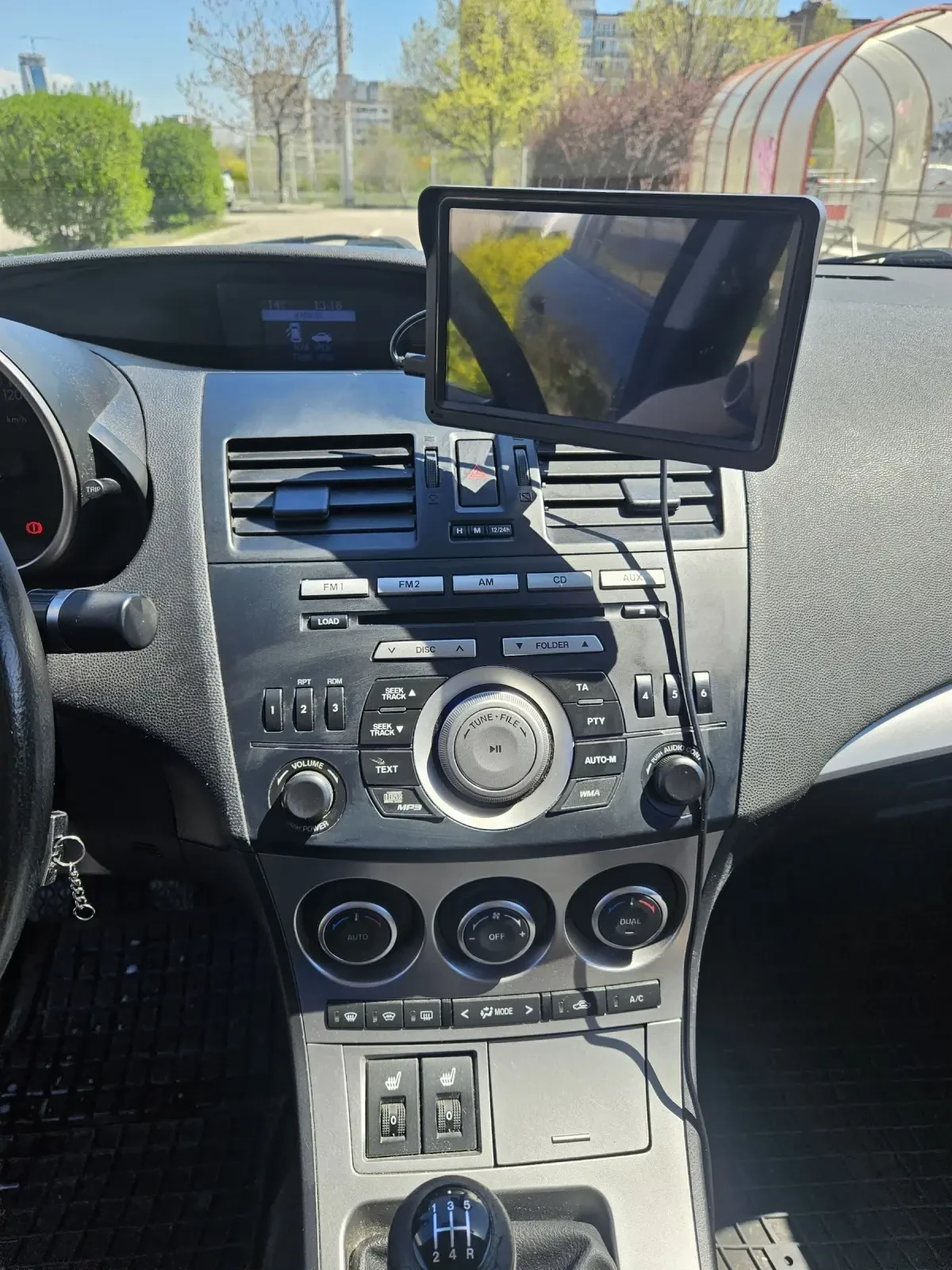 Mazda 3 1.6 HDI, снимка 9 - Автомобили и джипове - 54243808