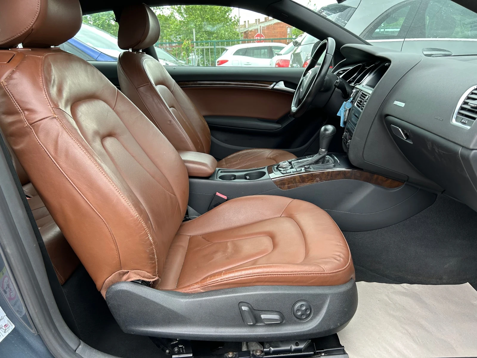 Audi A5 2.7TDi/AUTOMATIC/190K.C./LED, снимка 10 - Автомобили и джипове - 54634115