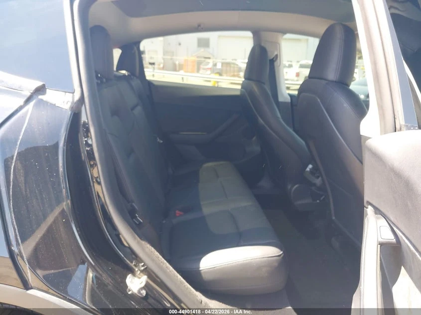 Tesla Model Y LONG RANGE DUAL MOTOR ALL-WHEEL DRIVE, снимка 7 - Автомобили и джипове - 54743886