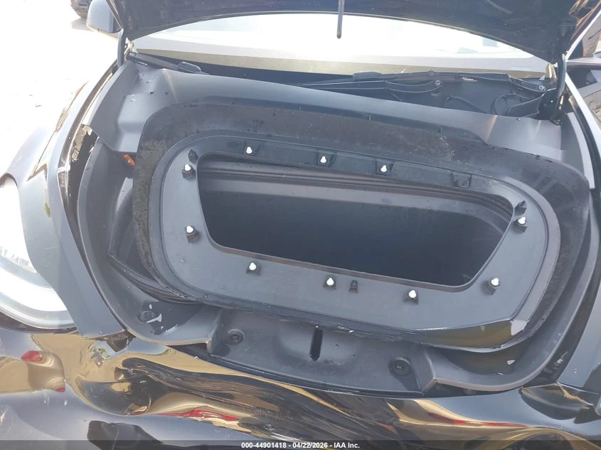 Tesla Model Y LONG RANGE DUAL MOTOR ALL-WHEEL DRIVE, снимка 12 - Автомобили и джипове - 54743886