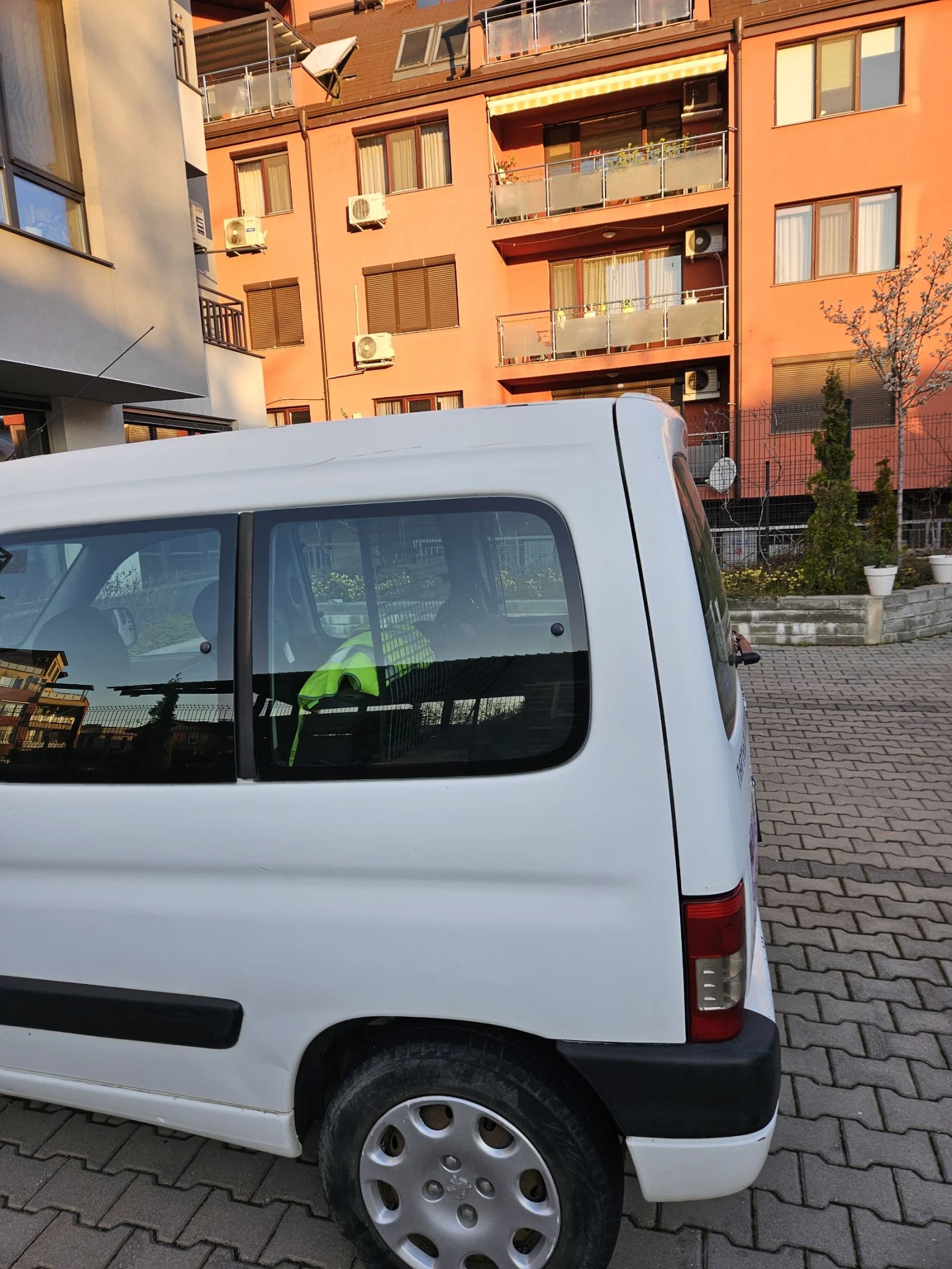 Peugeot Partner, снимка 3 - Автомобили и джипове - 54876836