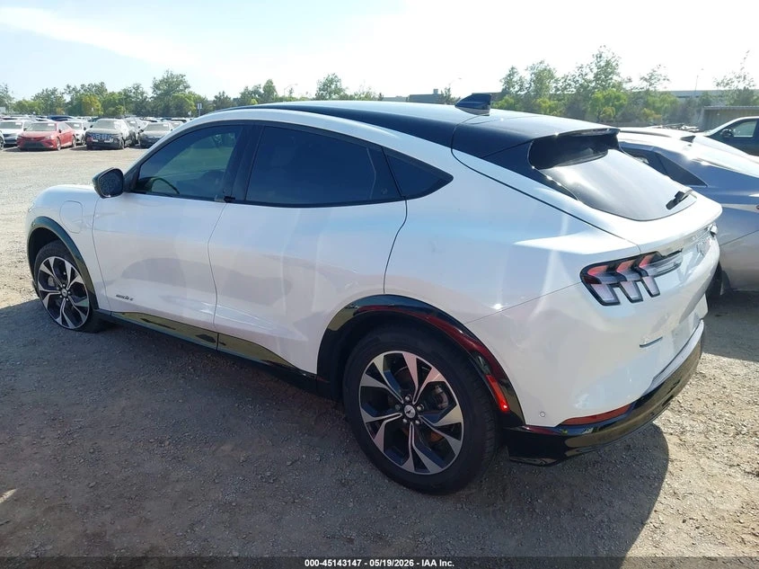 Ford Mustang Mach-E Premium, снимка 3 - Автомобили и джипове - 54891593