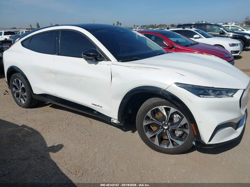 Ford Mustang Mach-E Premium, снимка 6 - Автомобили и джипове - 54891593