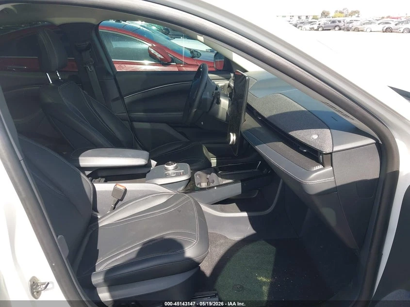 Ford Mustang Mach-E Premium, снимка 5 - Автомобили и джипове - 54891593