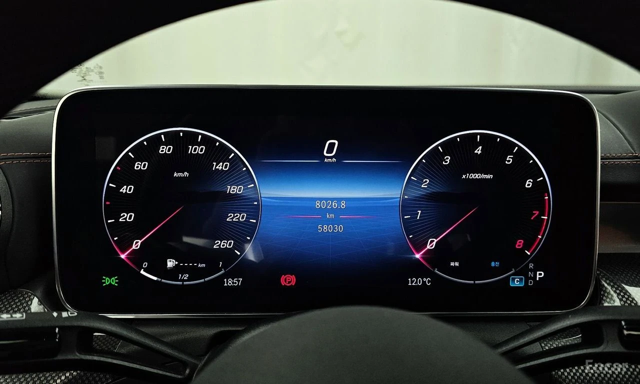 Mercedes-Benz C 300 AMG* LINE* 4MATIC* ОБДУХВАНЕ* ХЕДЪП* 360КАМЕРА* , снимка 12 - Автомобили и джипове - 55076279